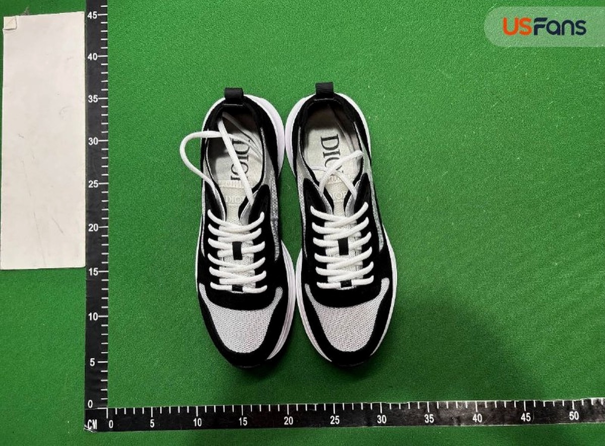 Top-view photos are useful for pair matching and size context.