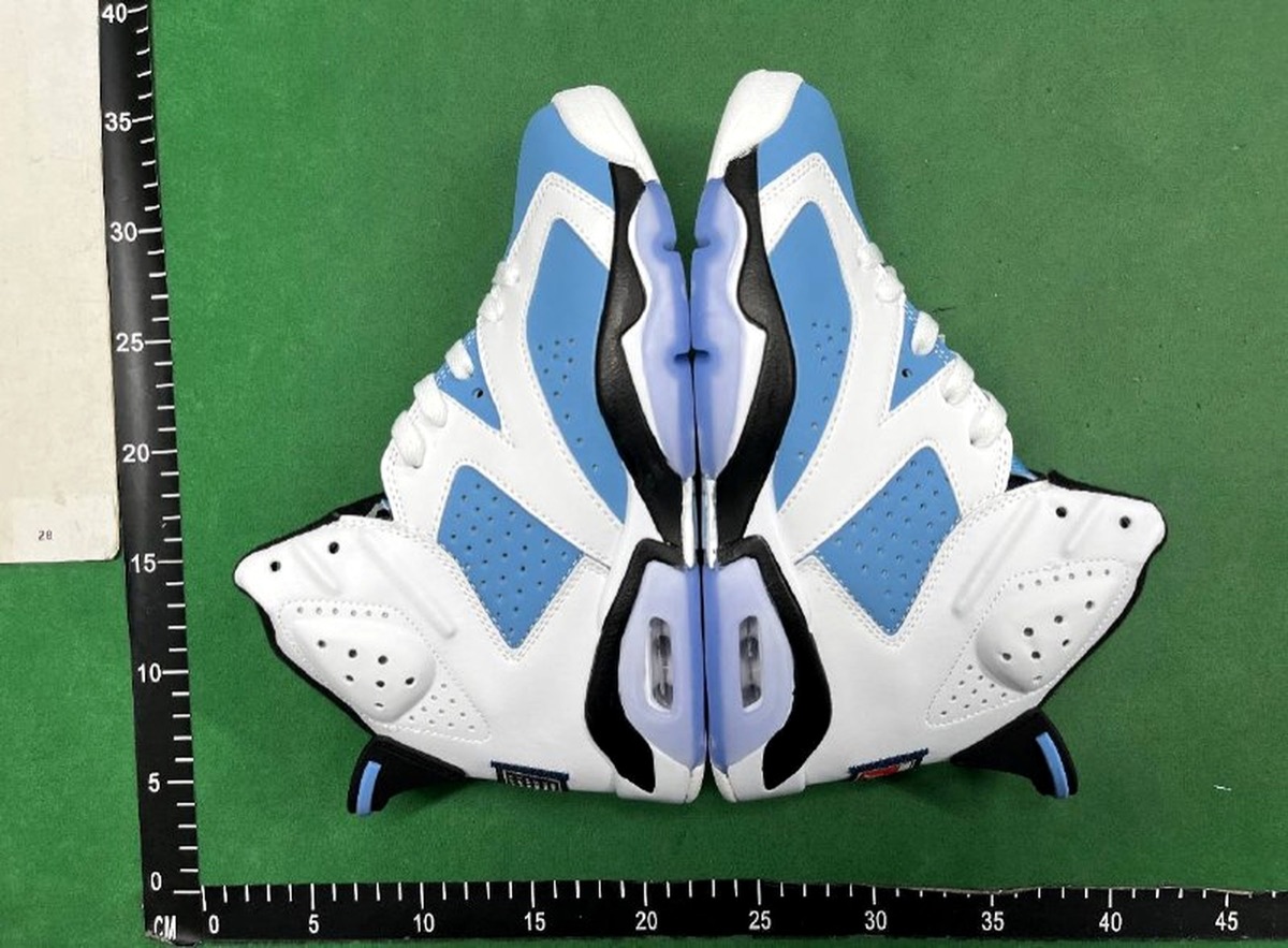 Air Jordan 4 Kakobuy QC back view on measurement mat