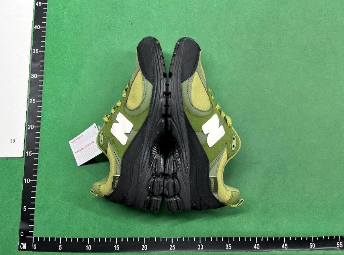 Side views are useful when they are read beside heel and sole photos.