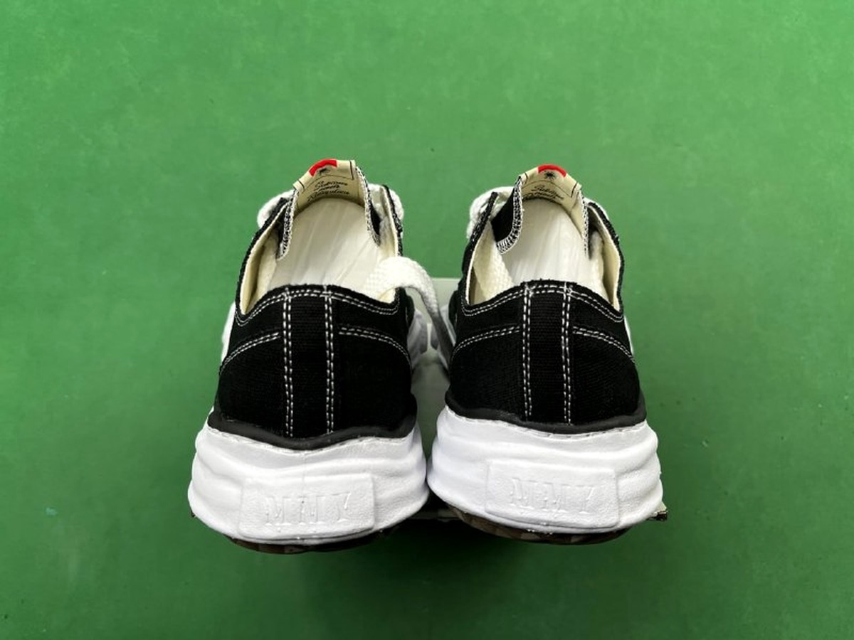 Heel evidence helps complete the visual QC sequence.