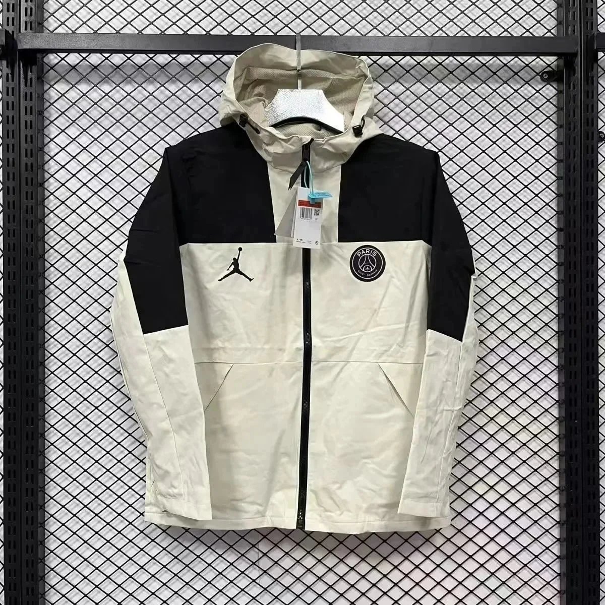 AJ01
