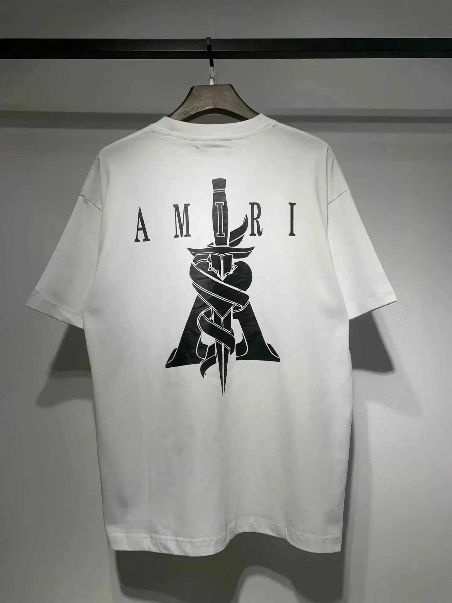 667白色