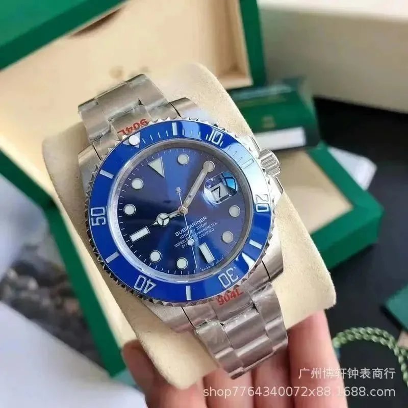 蓝色