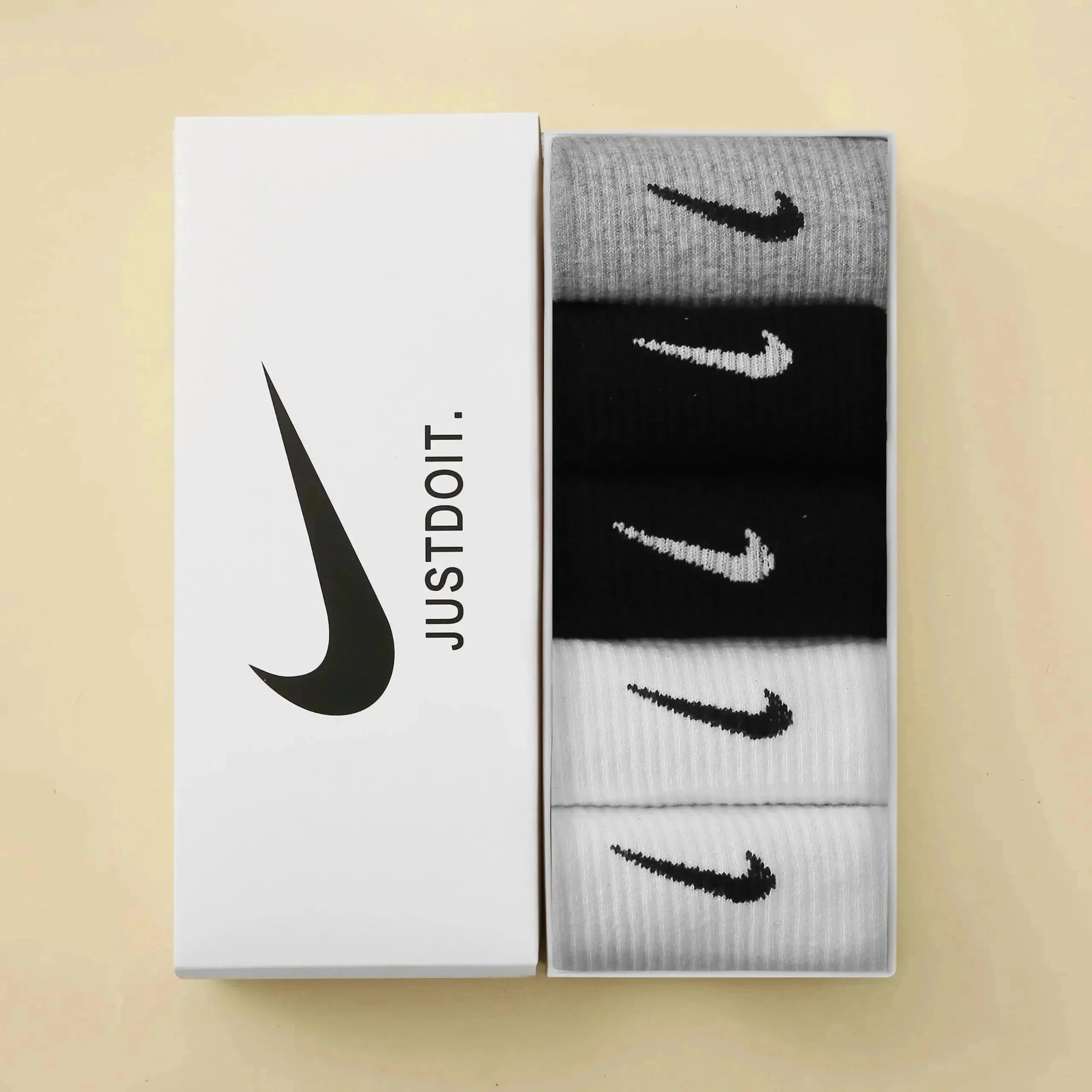 5 pairs【2black+2white+1grey】