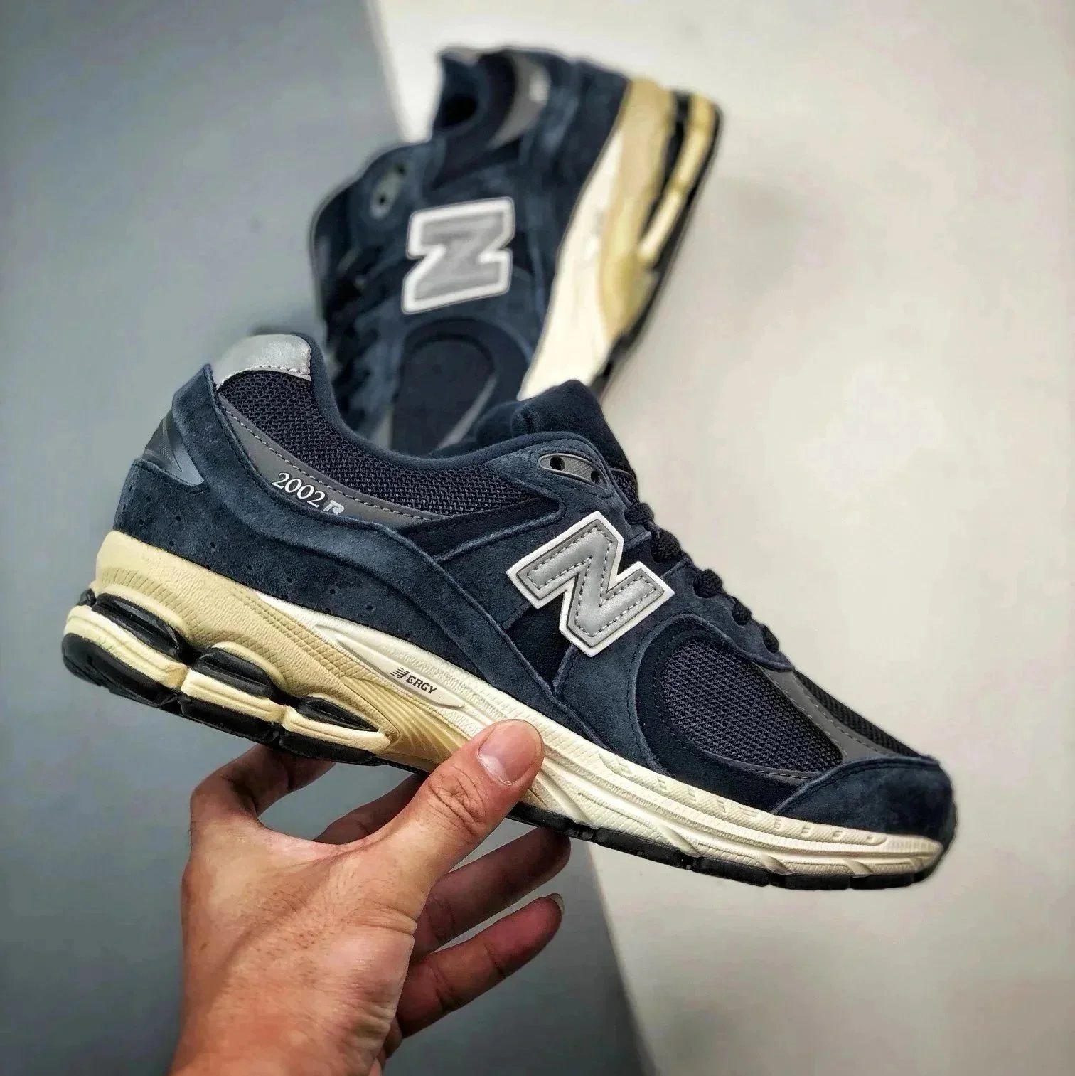 M2002RCA