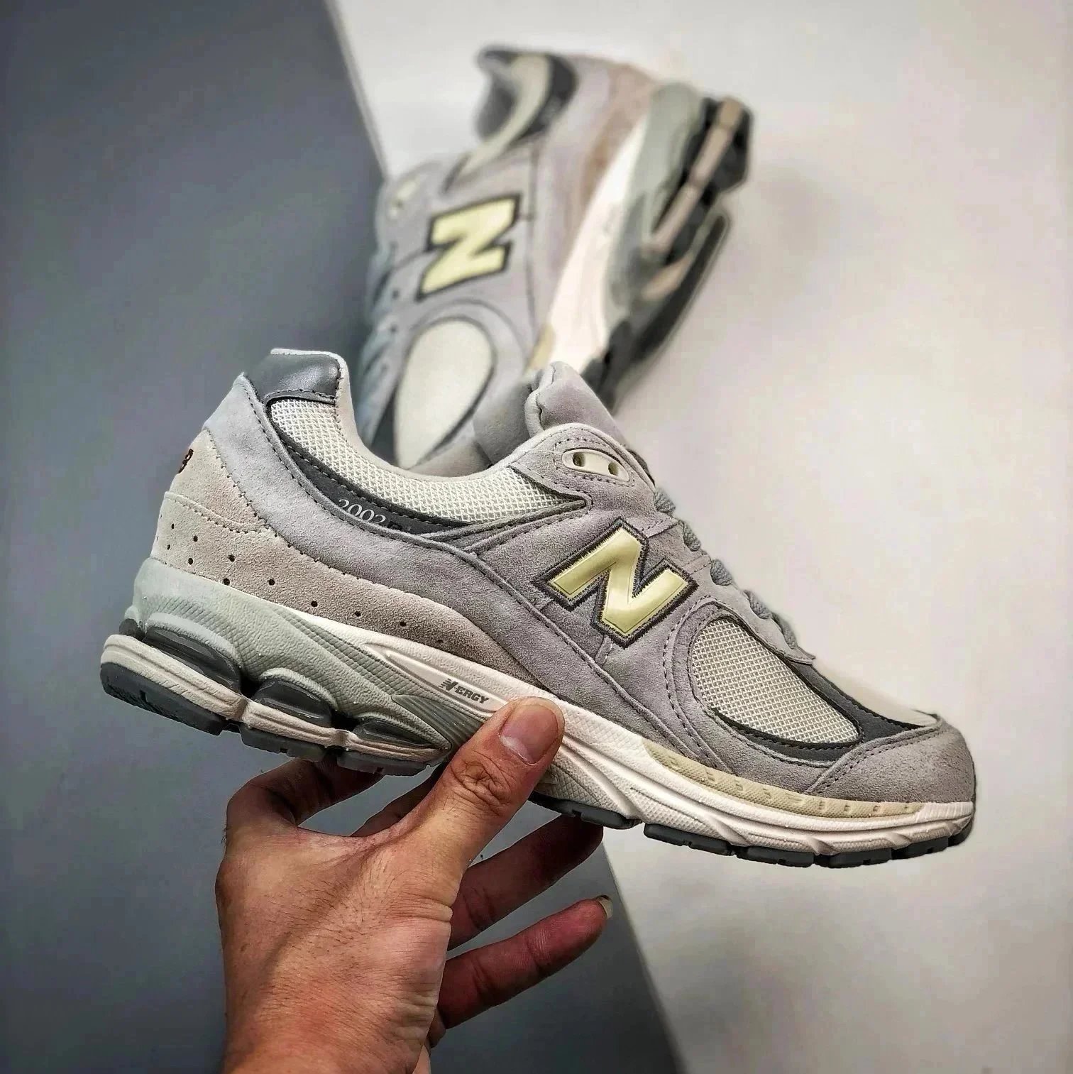 M2002RLN