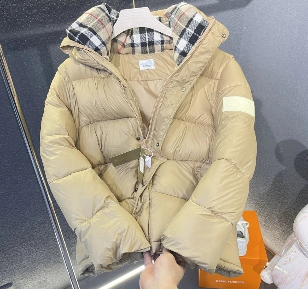 卡其色