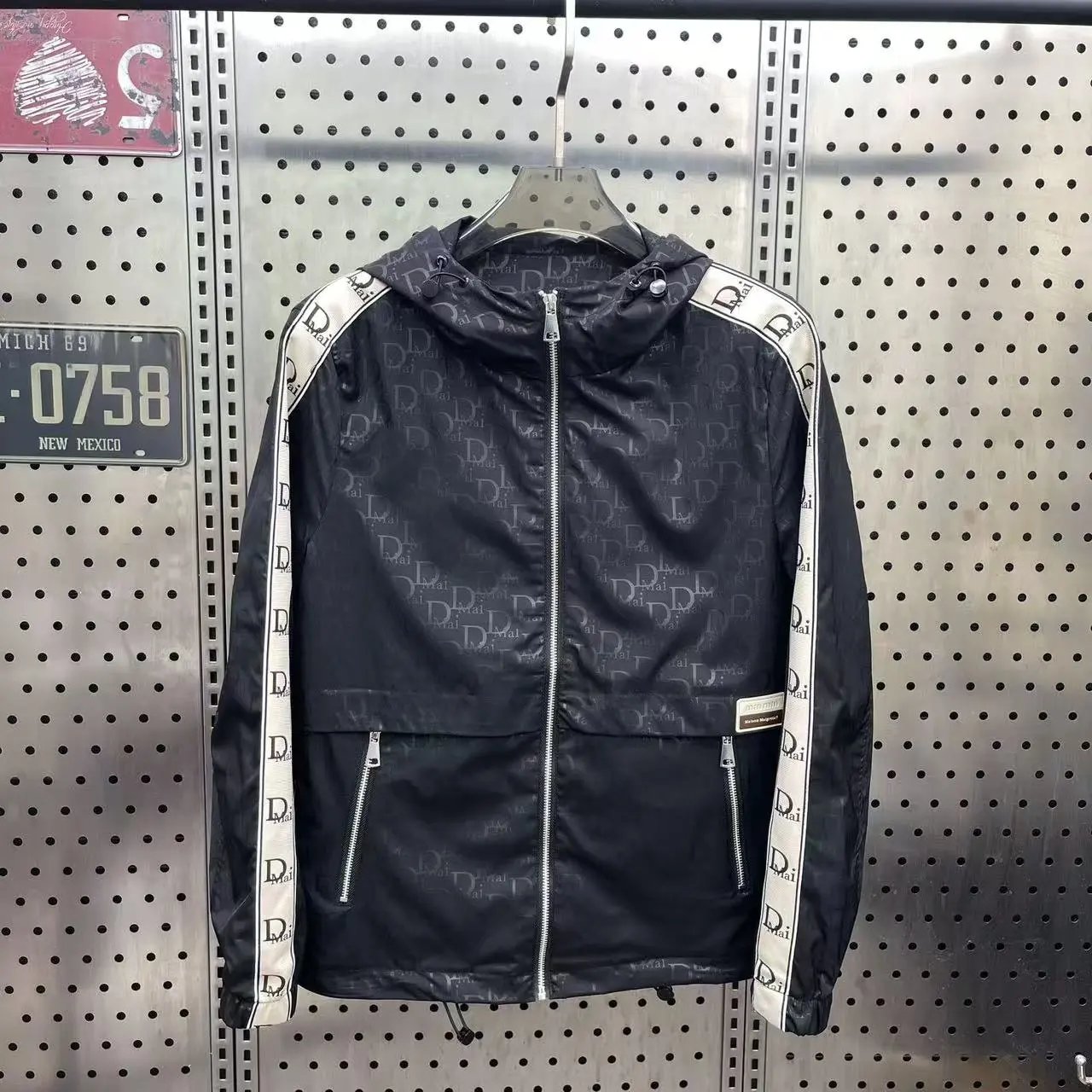 DIOR30