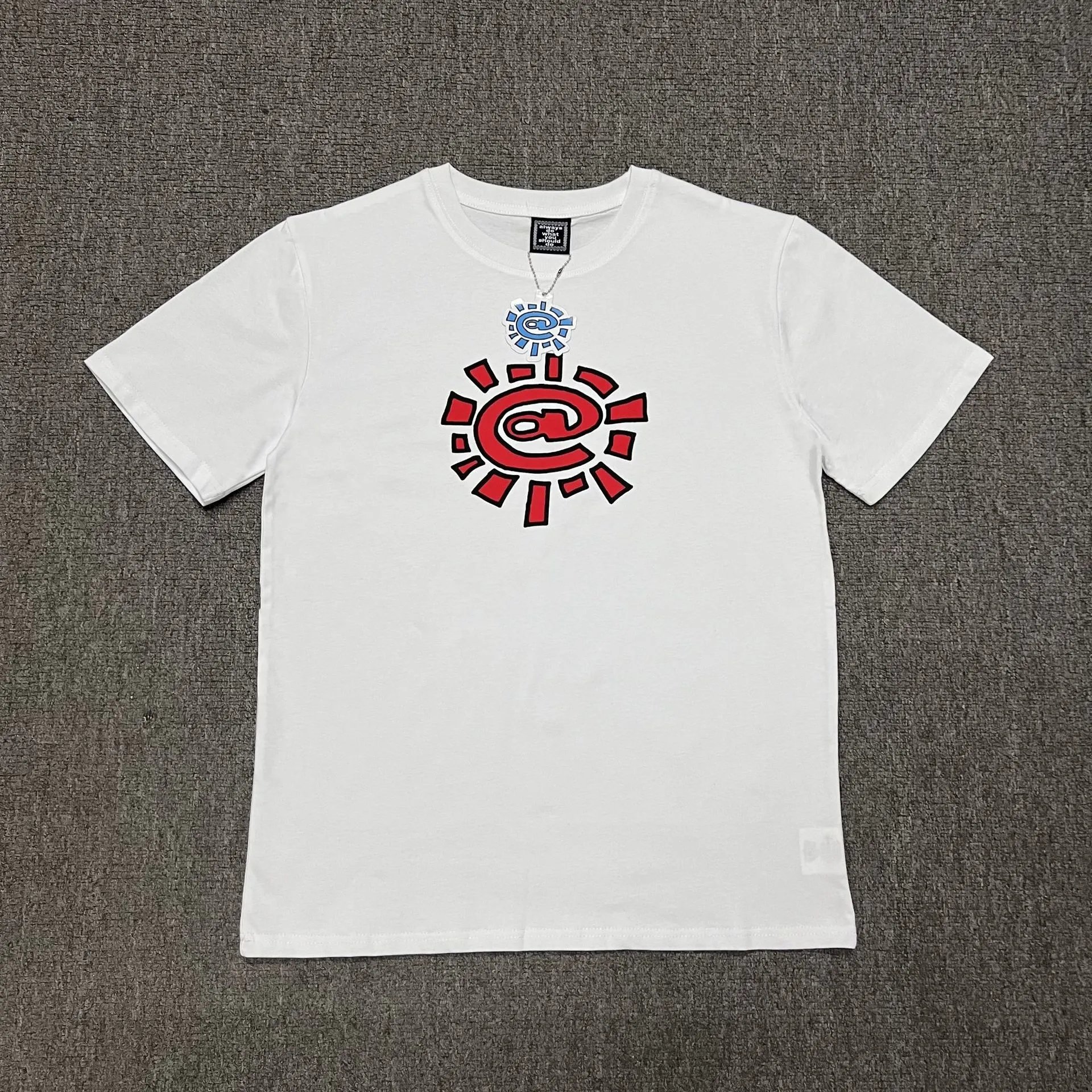 AD04白印红