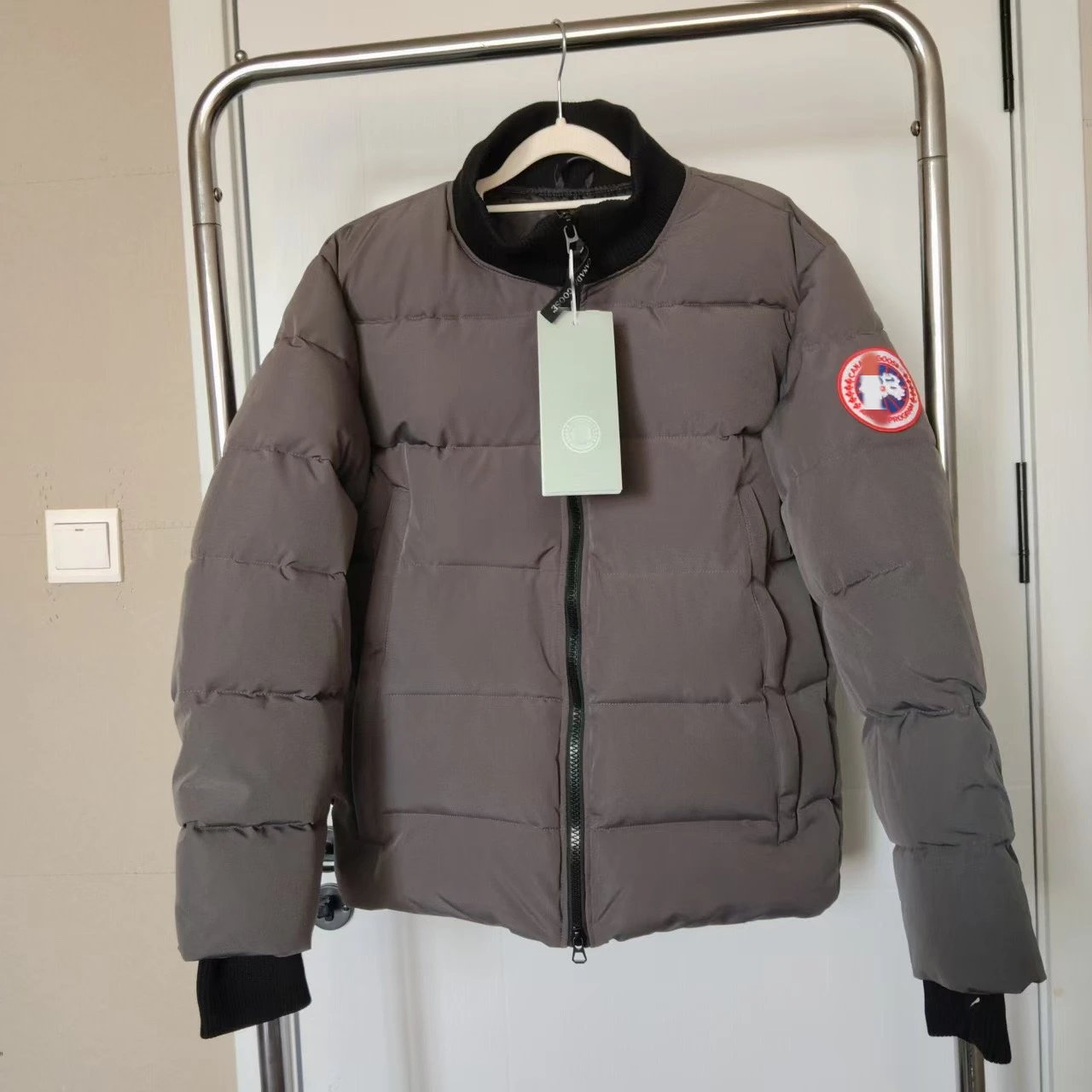 Canada Goose【白鸭绒羽绒服】-灰色