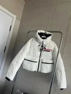 38白色