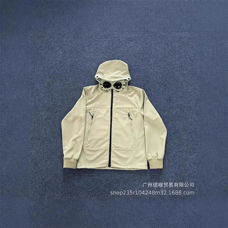 冲锋衣-卡其色