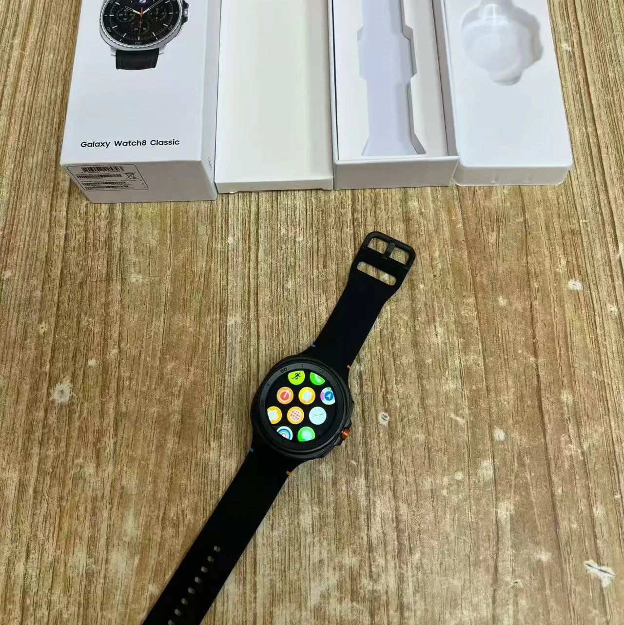 黑色