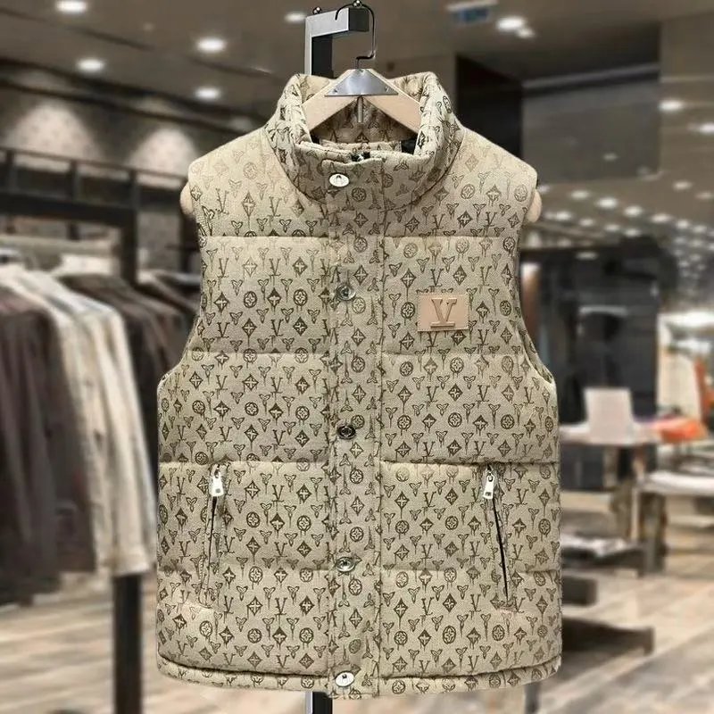 卡其色马甲