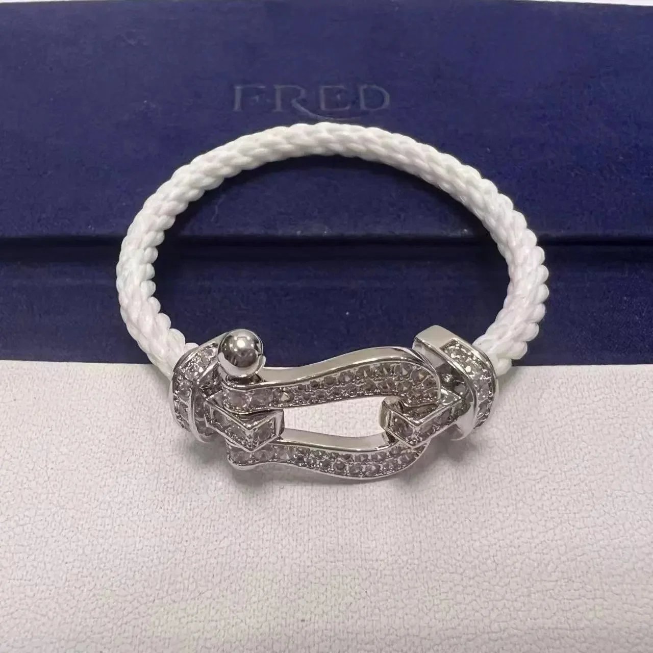 TOP Quality 白尼龙绳满钻银马蹄扣