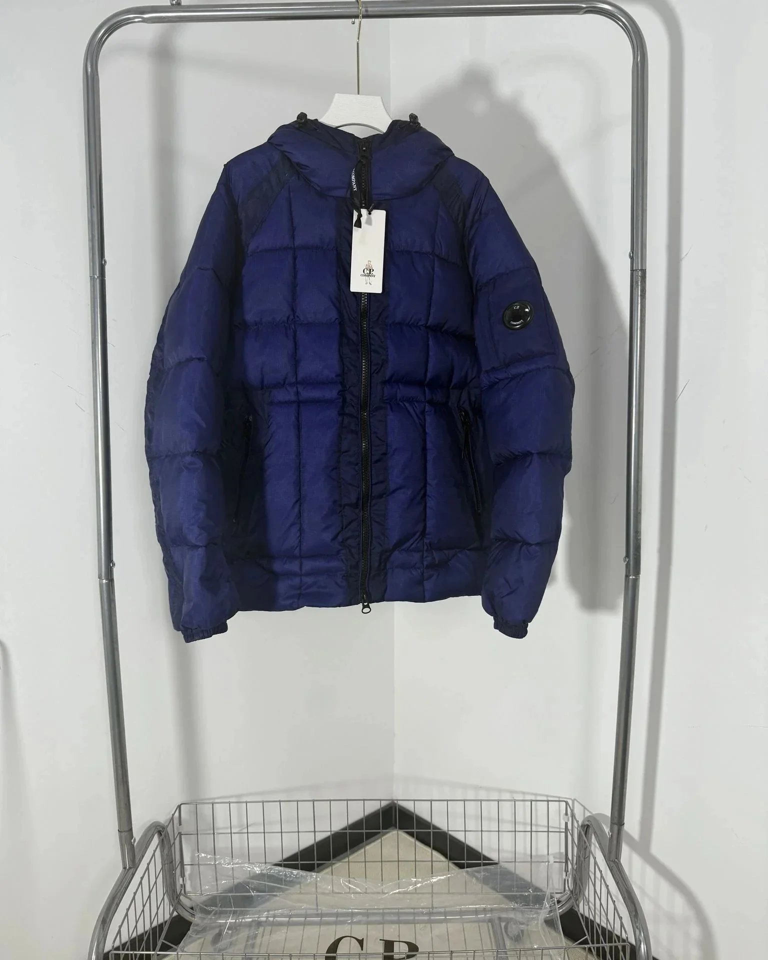 C羽绒服深蓝色