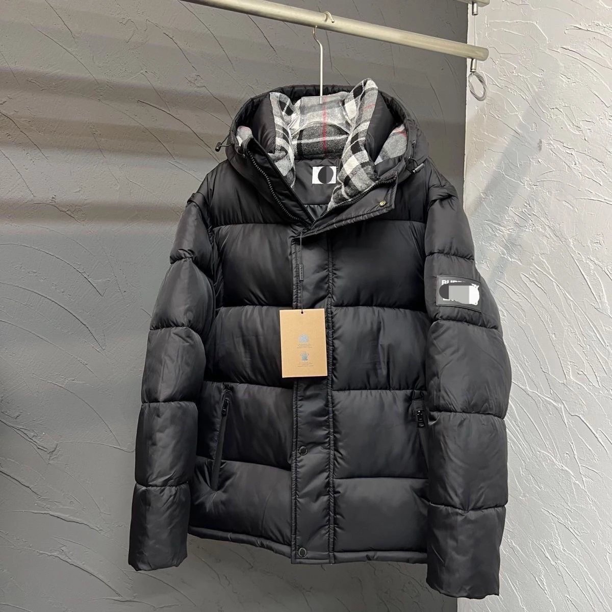 Burberry热门款 黑色 白鸭绒