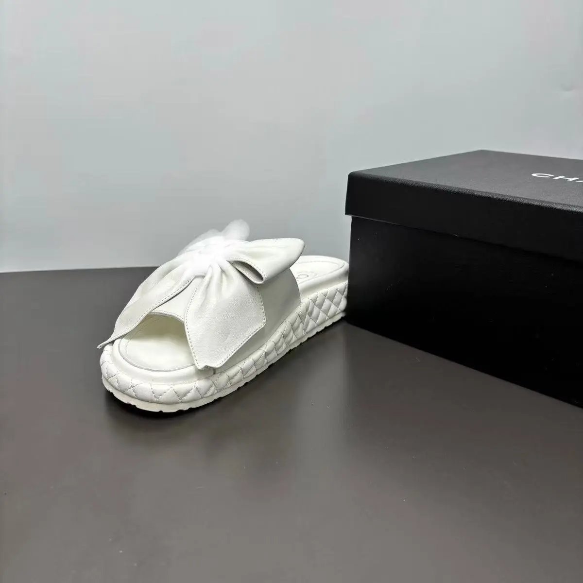 白色蝴蝶结