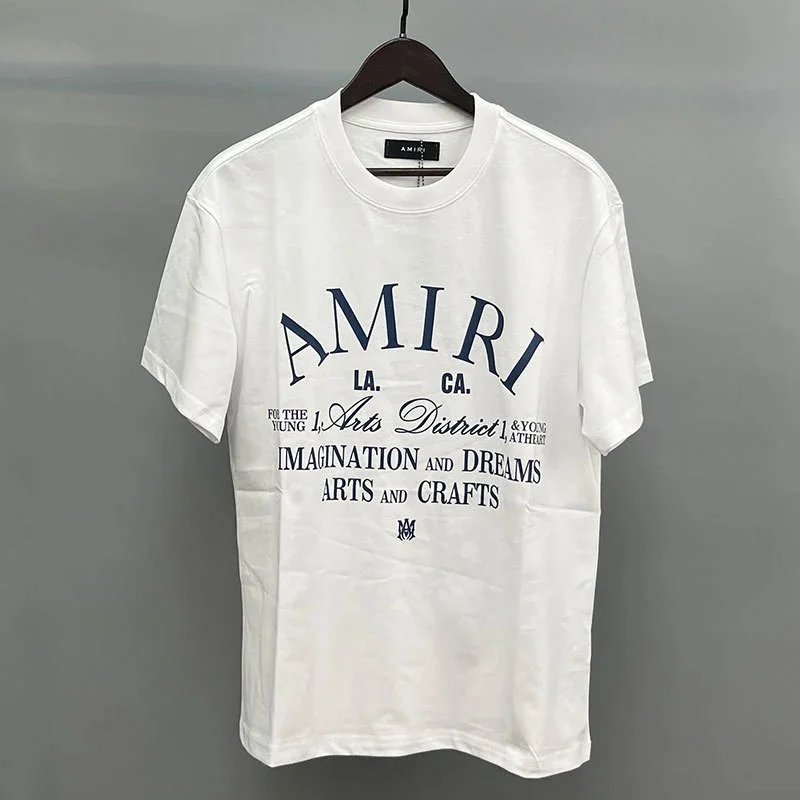 白色字母图案