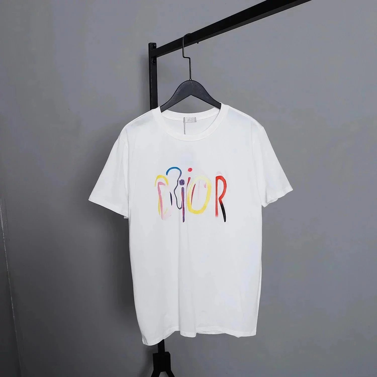 25白色