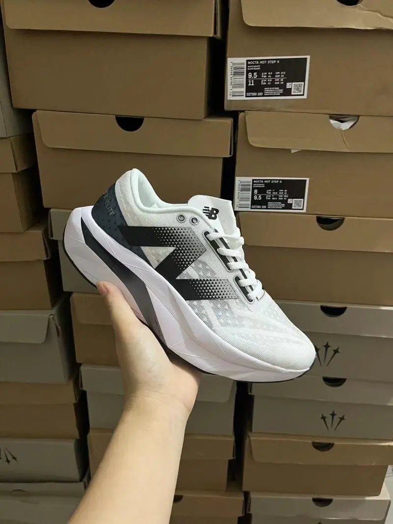 白黑色