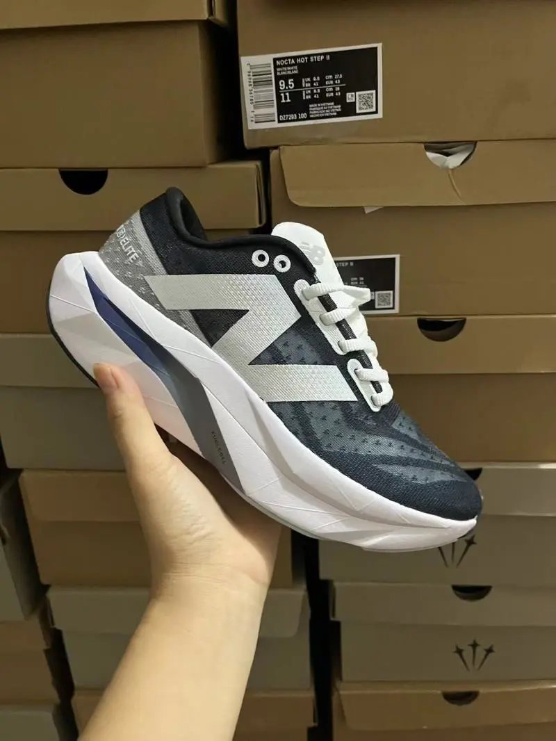 白深灰