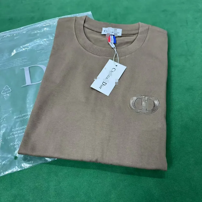 卡其色