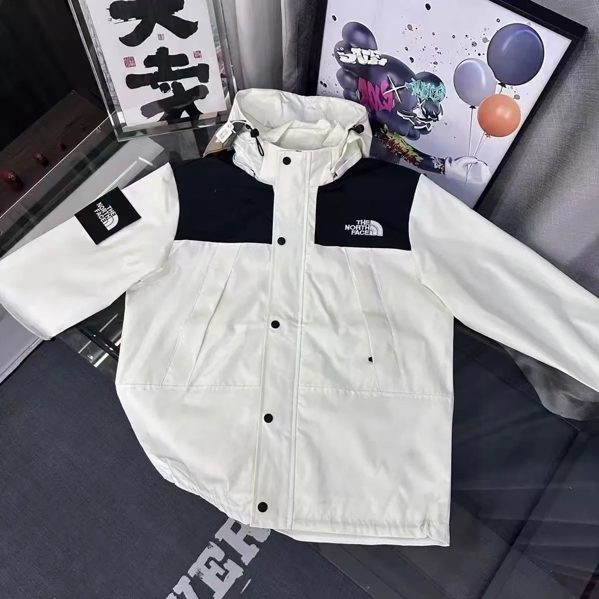 白色北家（可拆帽）冲锋衣