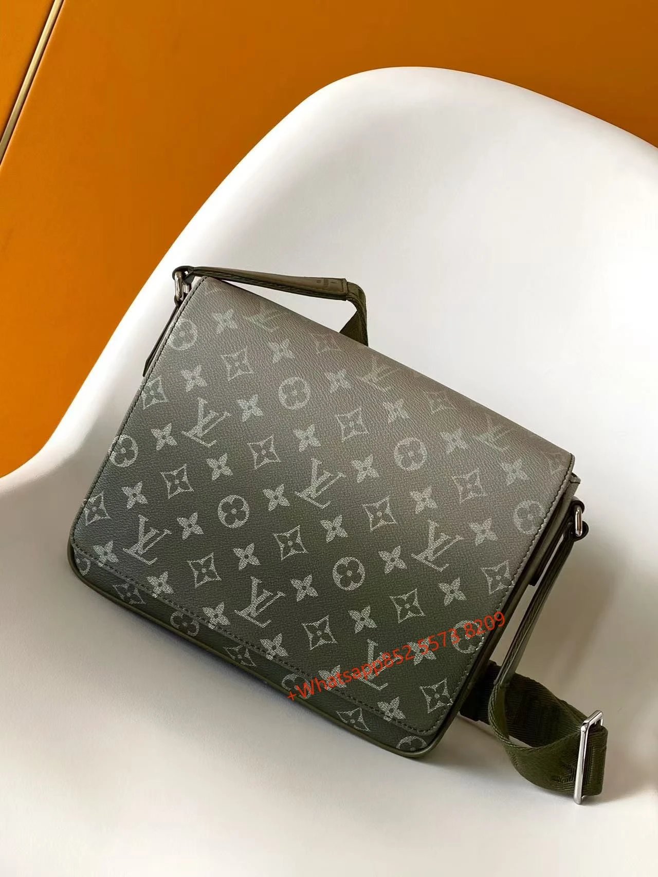 LV 04 TOP