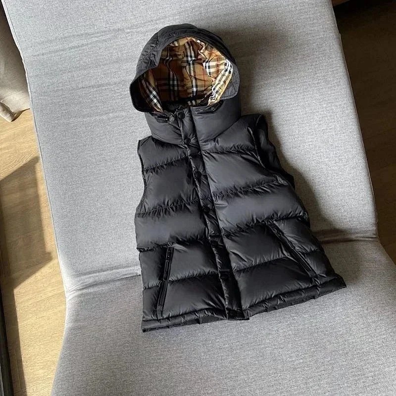 Burberry无袖马甲 黑色