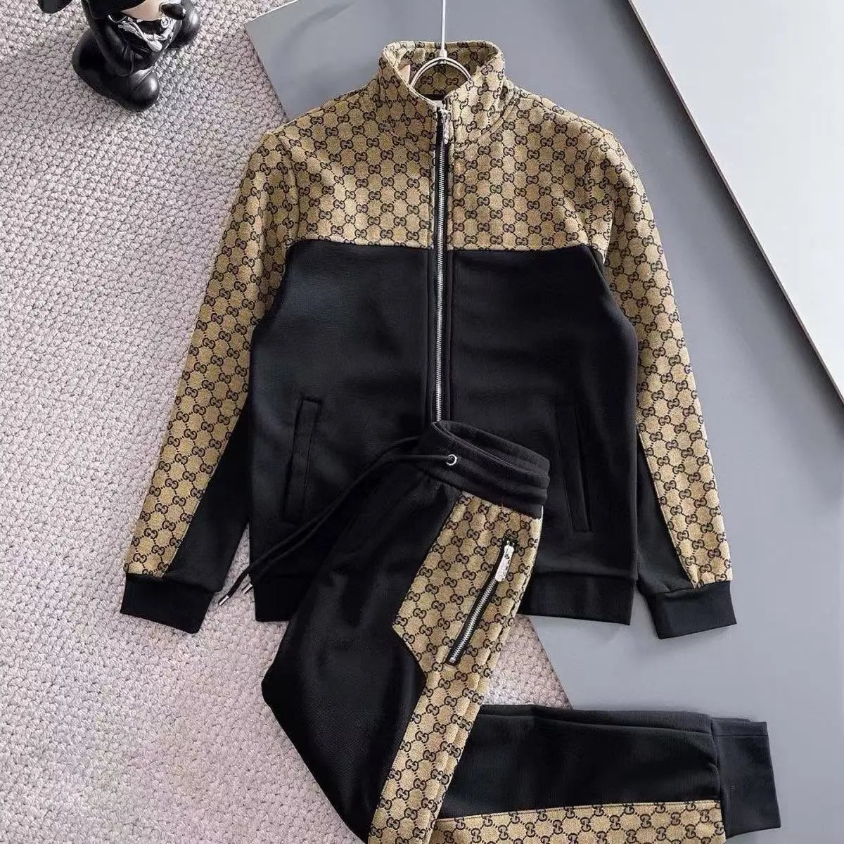 gucci suit