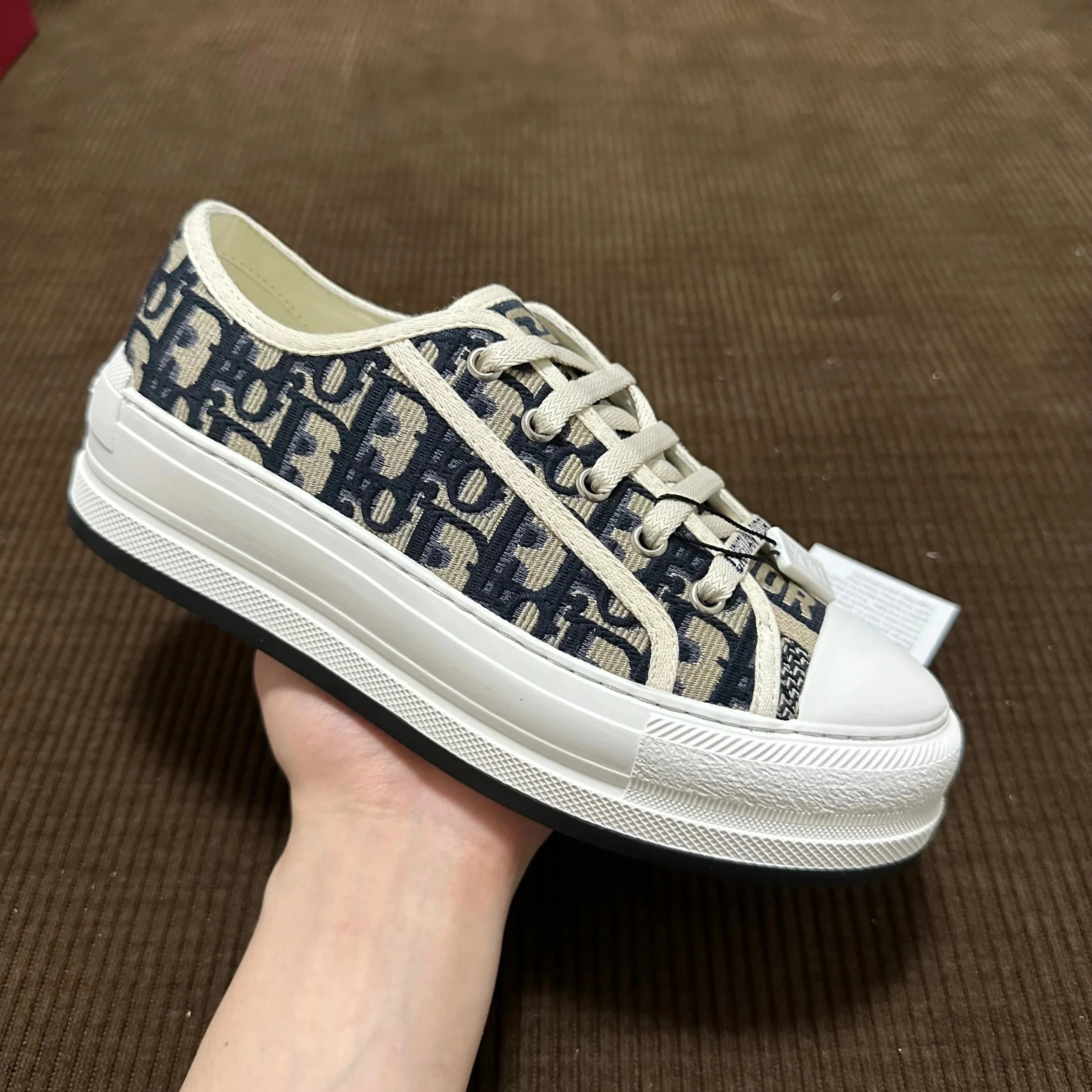 Platform vintage pattern