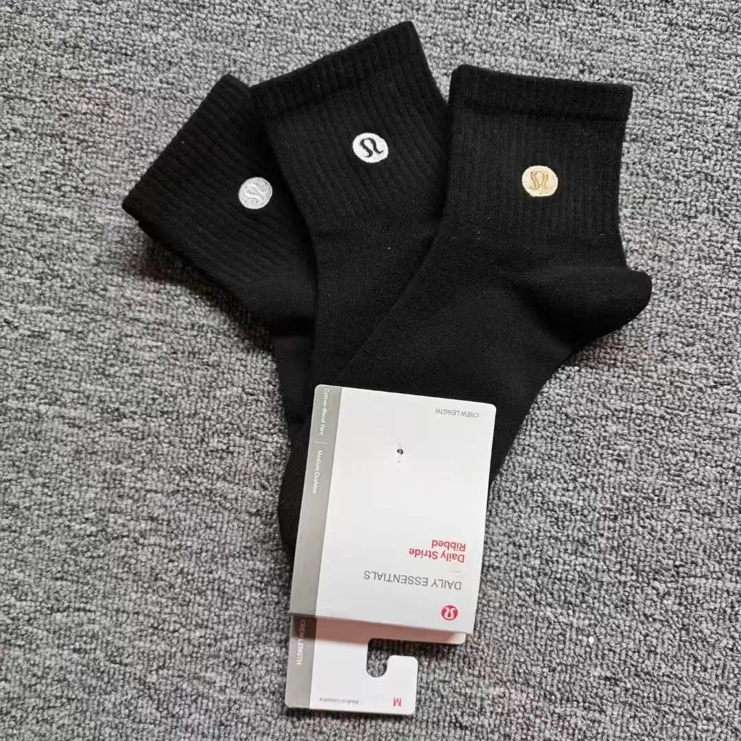 Black one-card three-double mid-calf