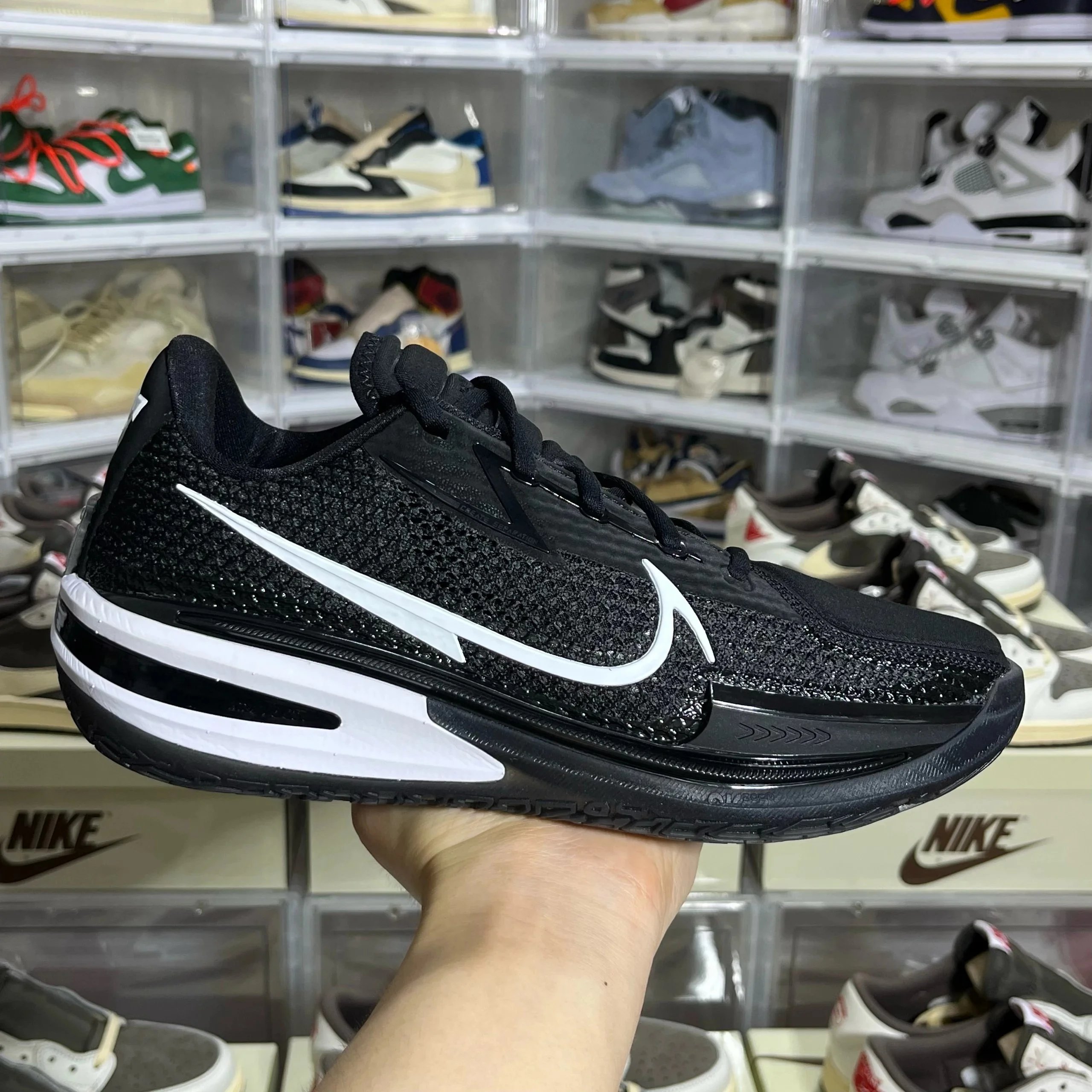 GT Black and White 001