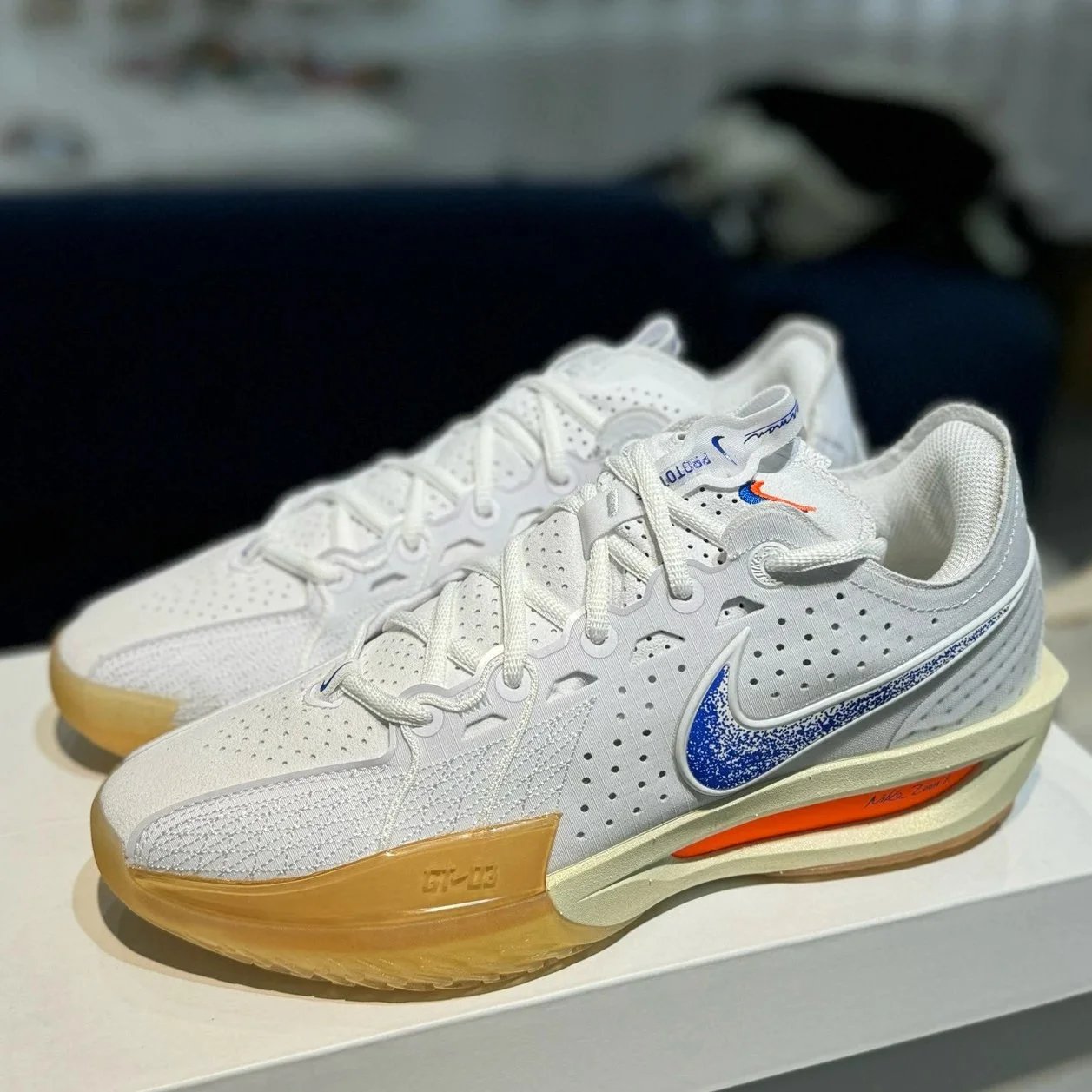 GT3 White-Blue-Orange