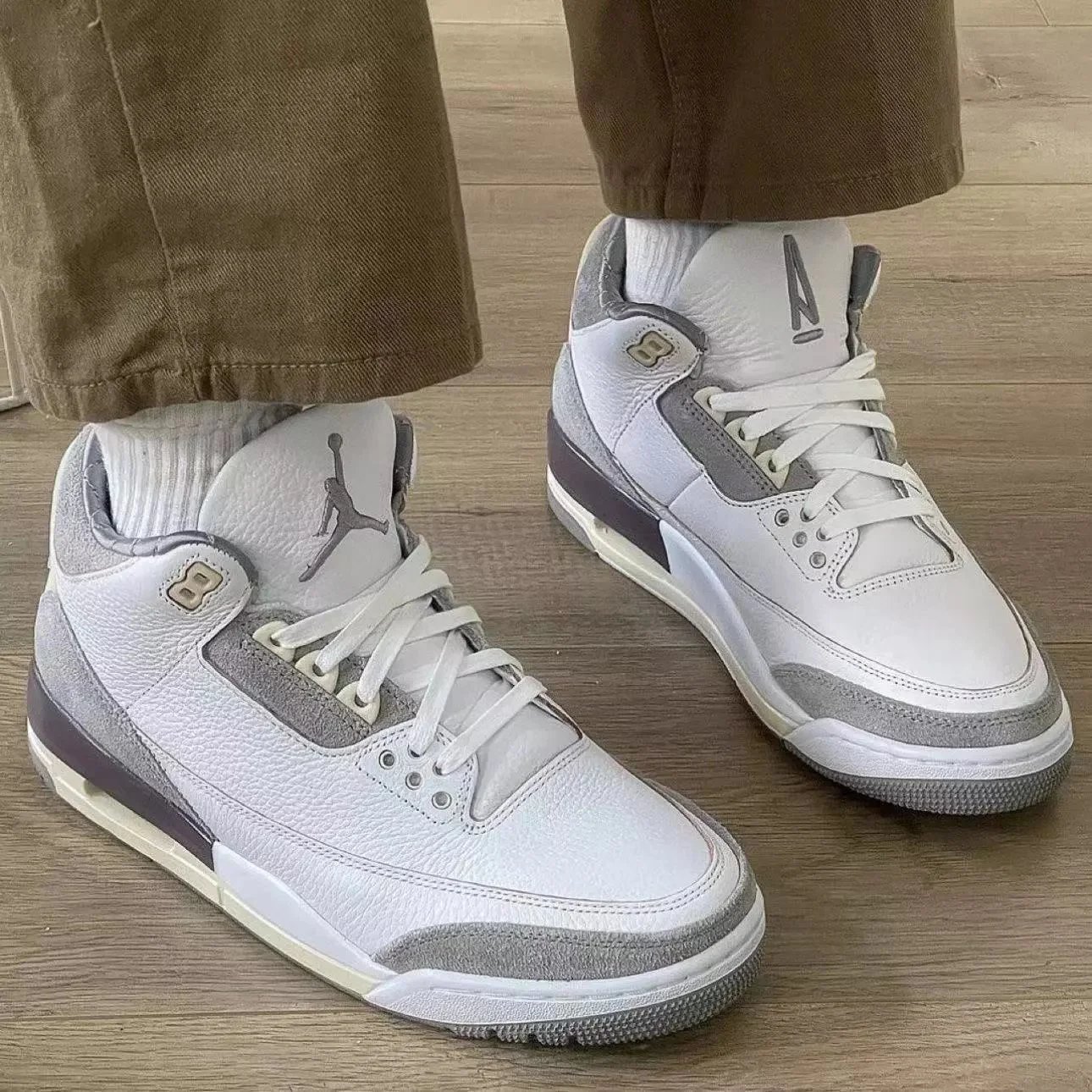 28 Beige-gray