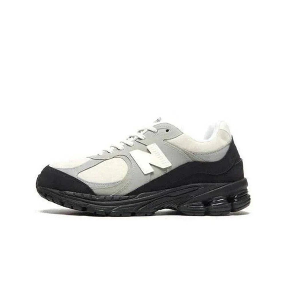 20 white/black