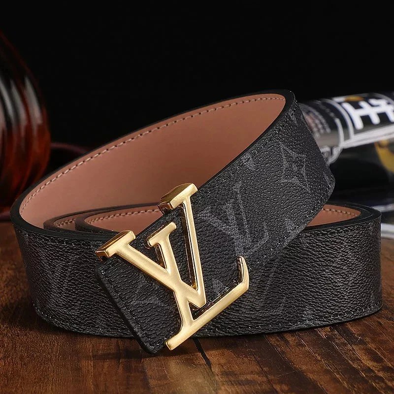 Black flower with a gold buckle