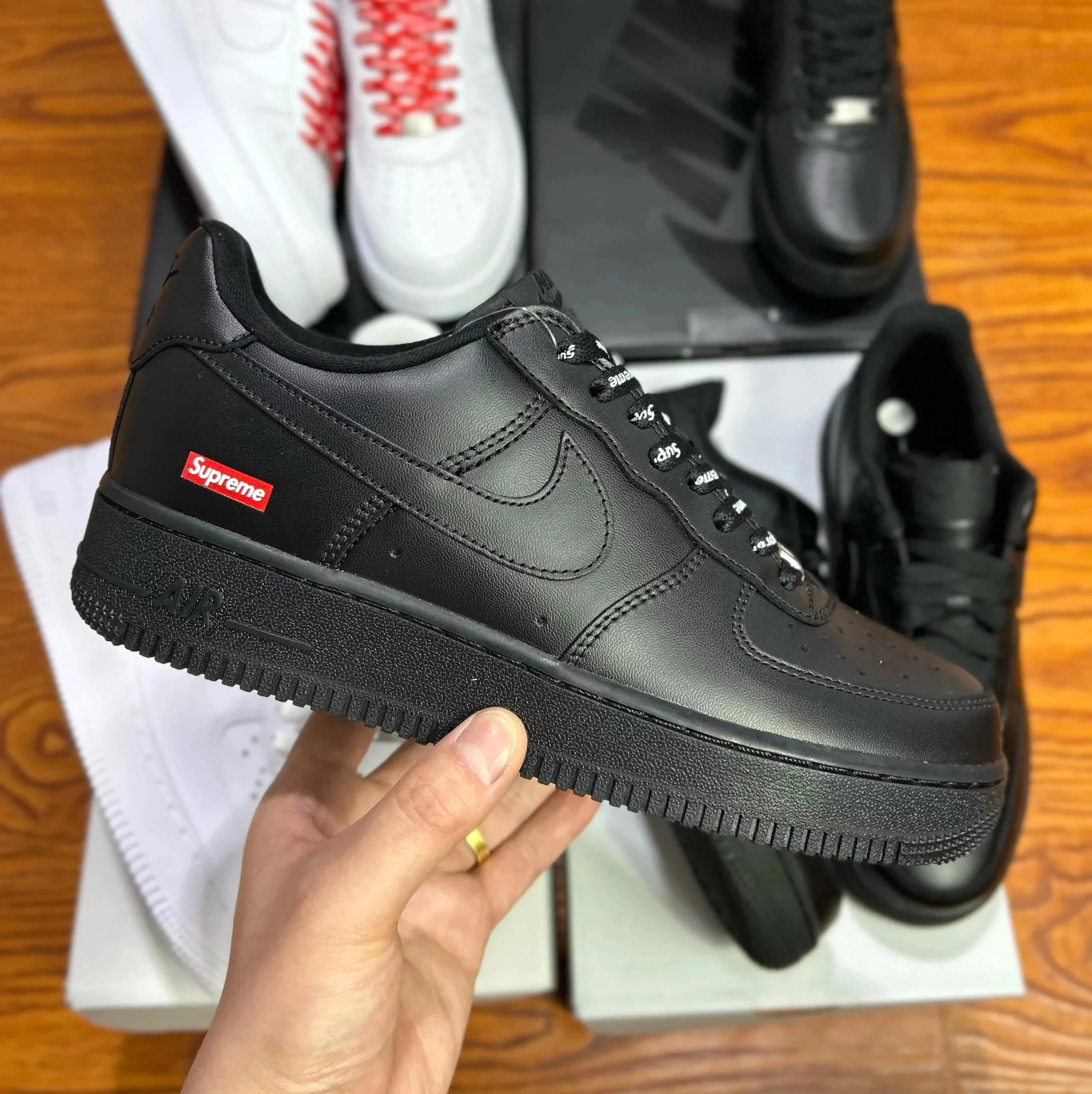 supreme black