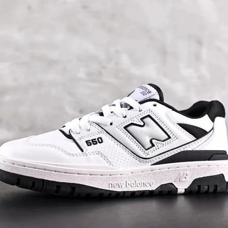 550 Black and White BB550AH1