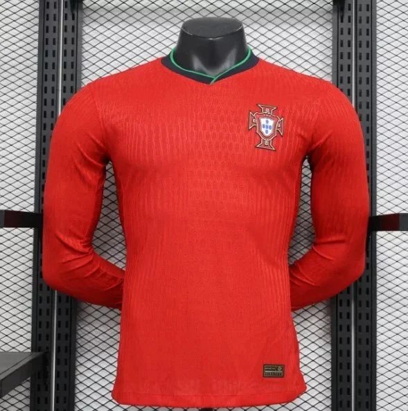 Portuguese main long-sleeved