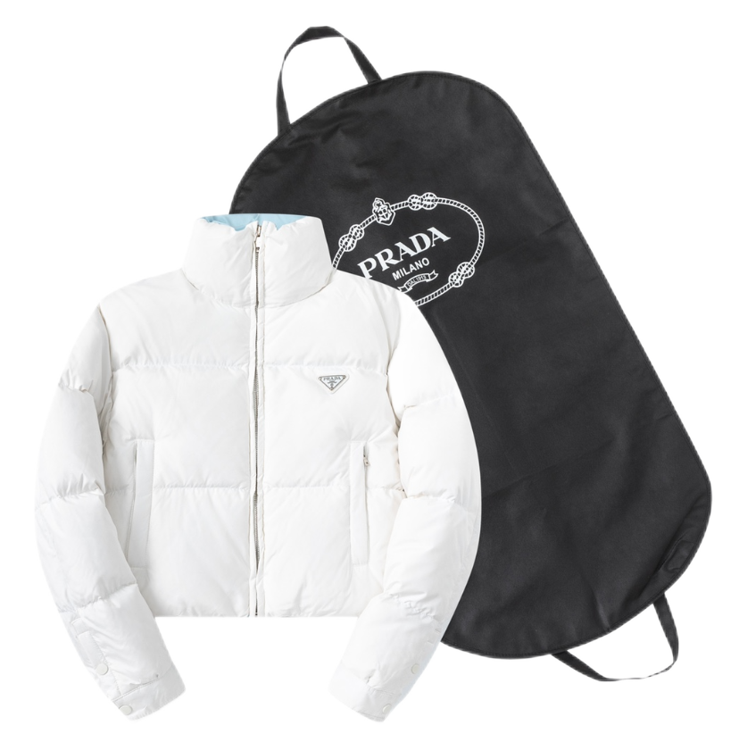 Short down jacket with a small bee logo in white