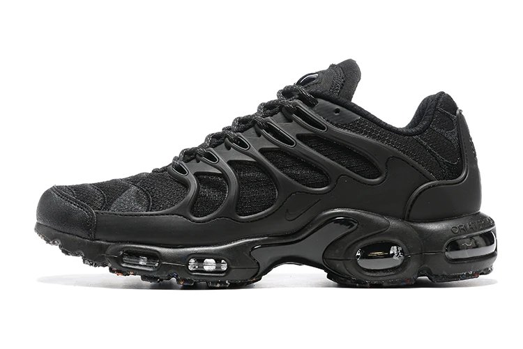 A_8989-27 All Black