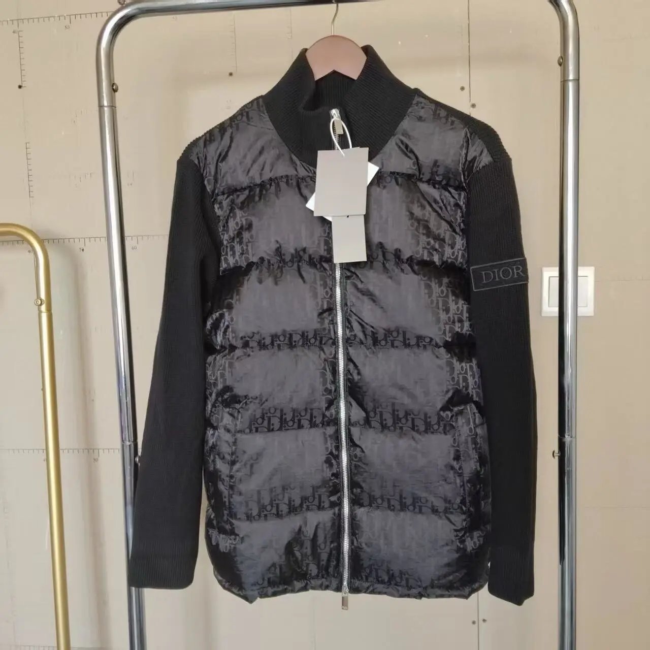 02-Black