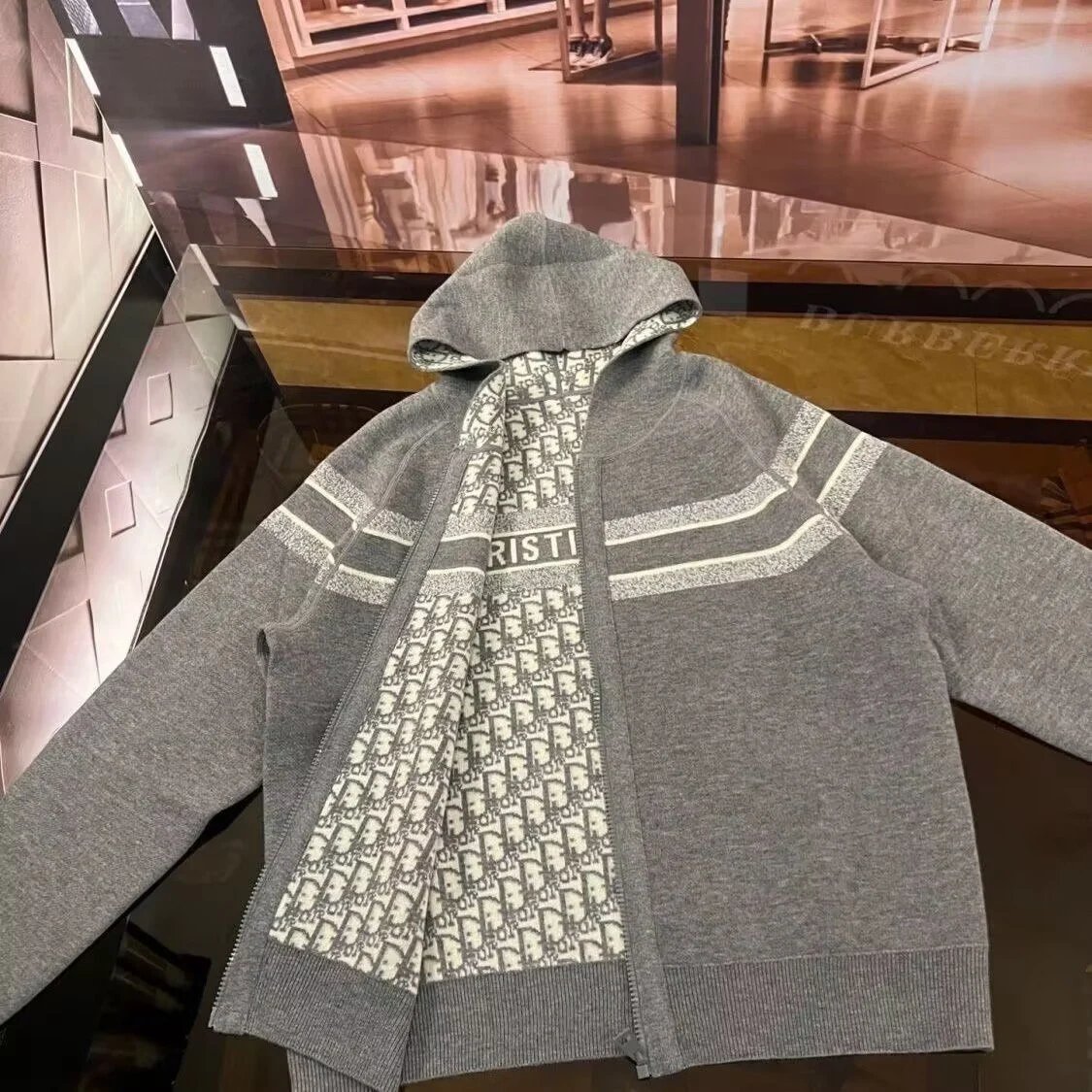 02 Sweater-Light Gray