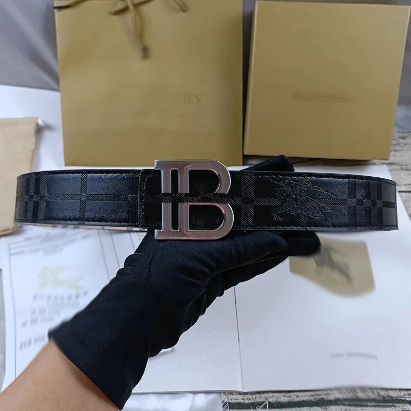 Embossed B silver buckle