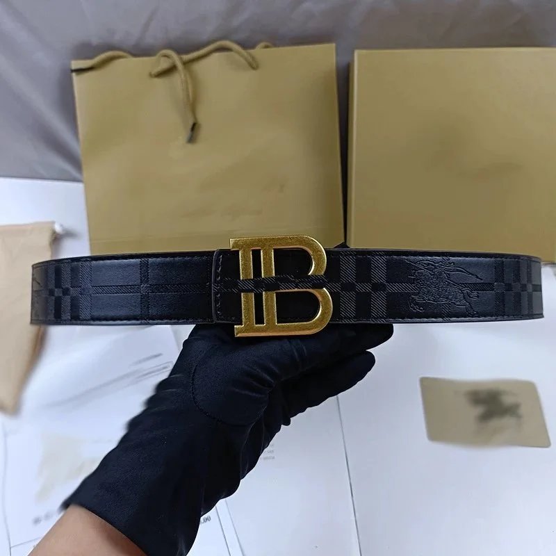 Embossed B- brass buckle