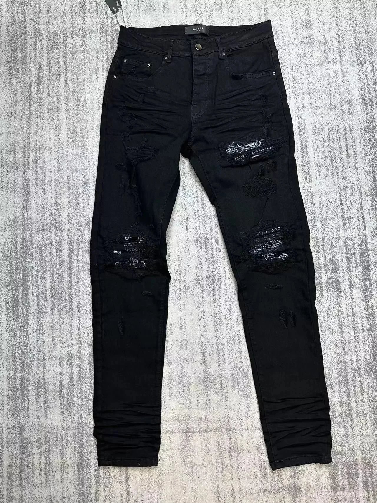 28 Black 002