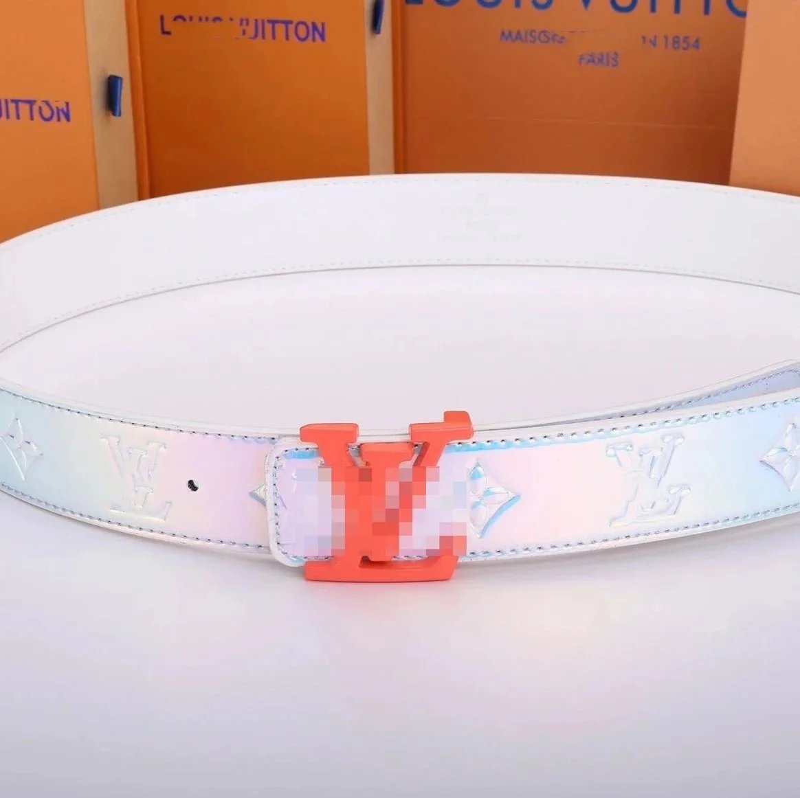 Pink buckle
