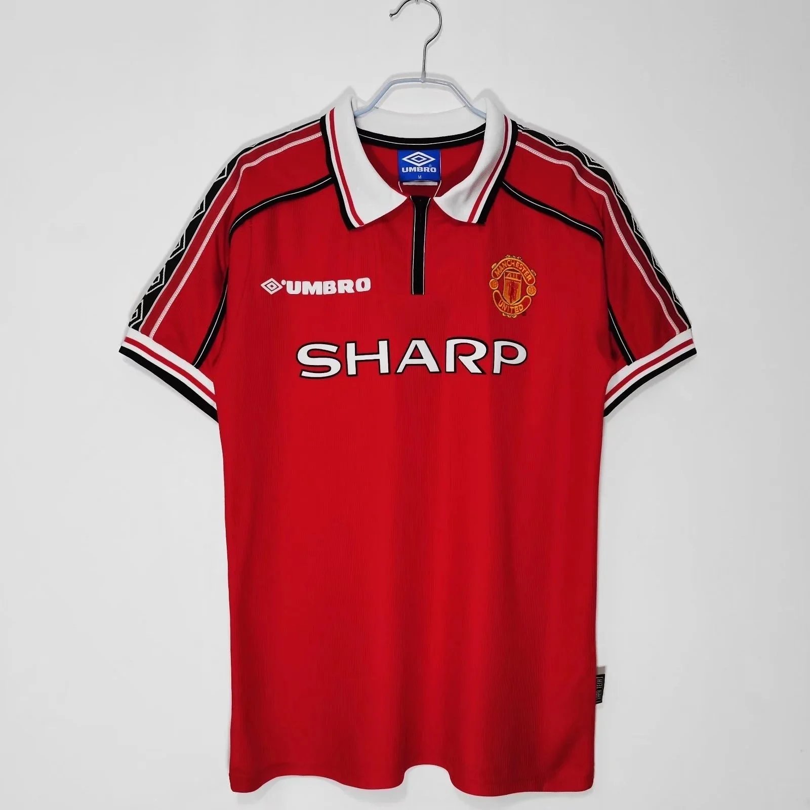 9899 Manchester United at home